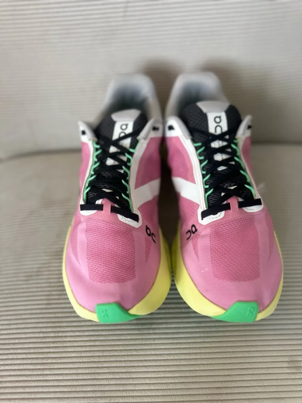 On Women's Cloudsurfer Next in the Pink / Limelight size 8.5 - Picture 7 of 11
